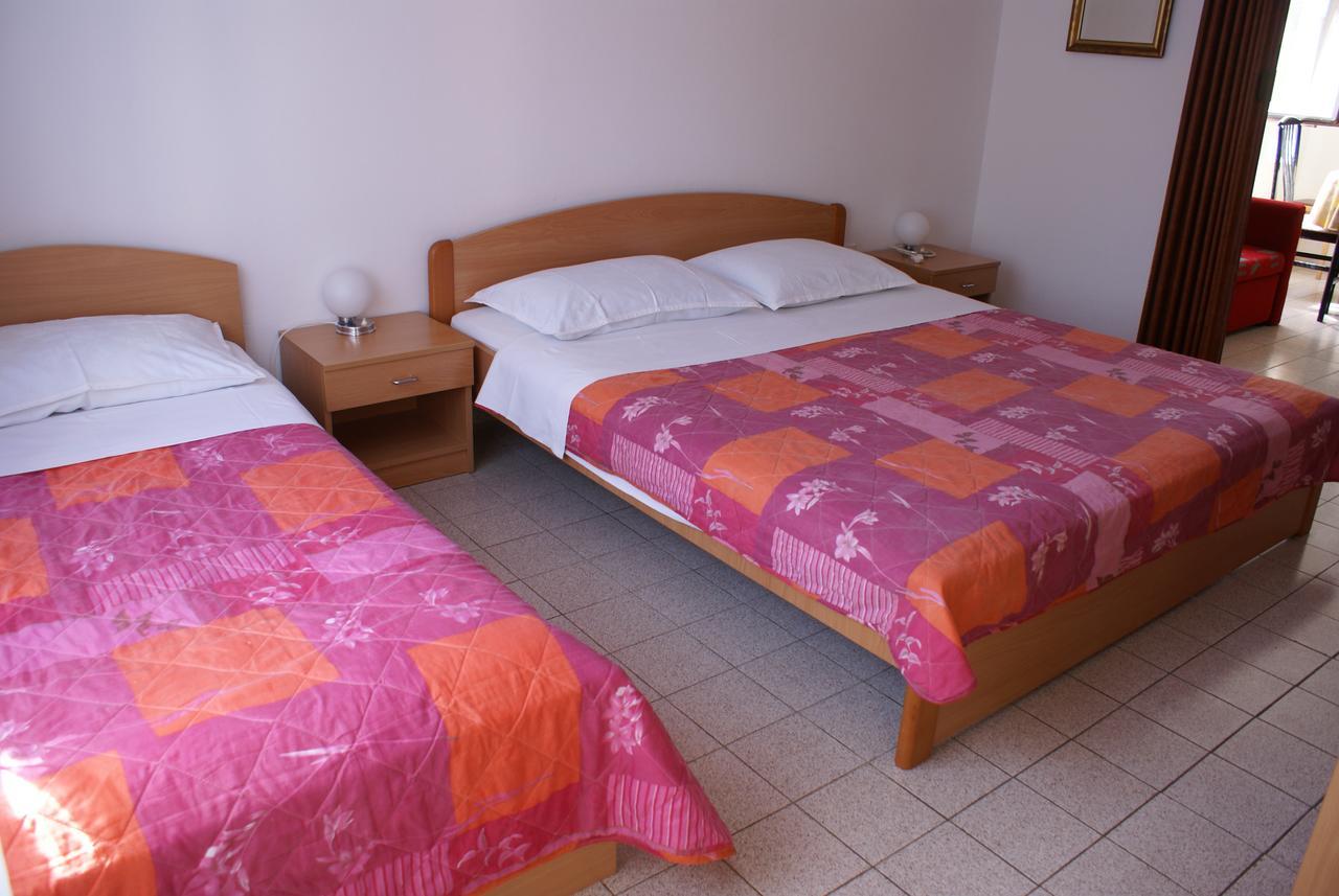 Apartment Ana M Krk Town Exterior foto
